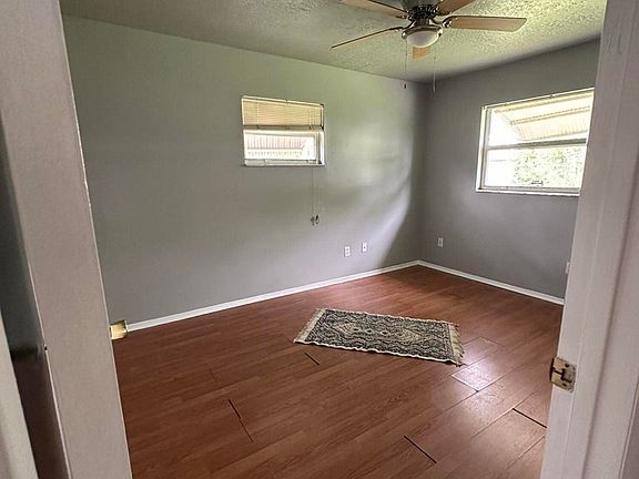 5th image of 2804 Bayeux Ave