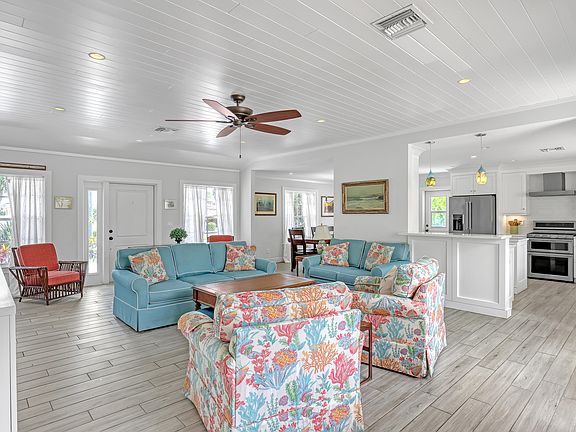 3rd image of 219 Claremont Lane