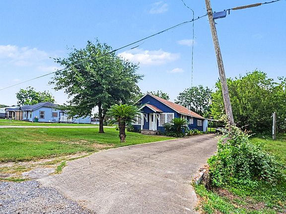 3rd image of 4810 Holly Ave