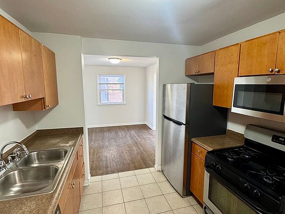 5th image of 3338 W 83rd Pl