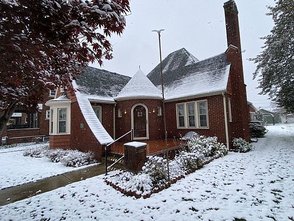 4th image of 143 2nd Ave