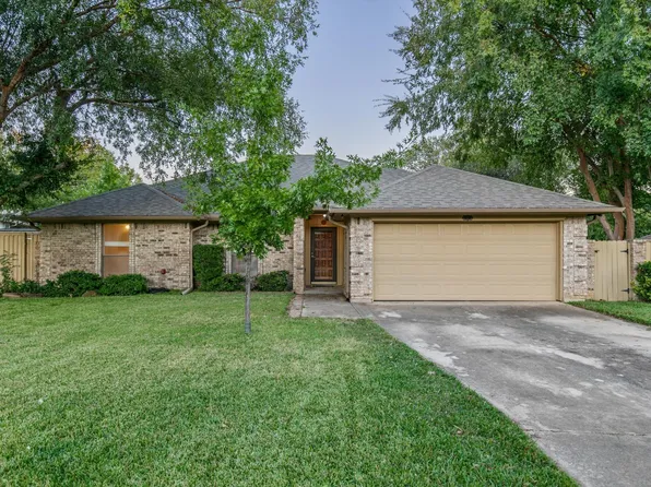 5401 Oak Branch Dr, Arlington, TX 76016