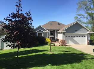 8514 Pine Ct, Plattsmouth, NE 68048