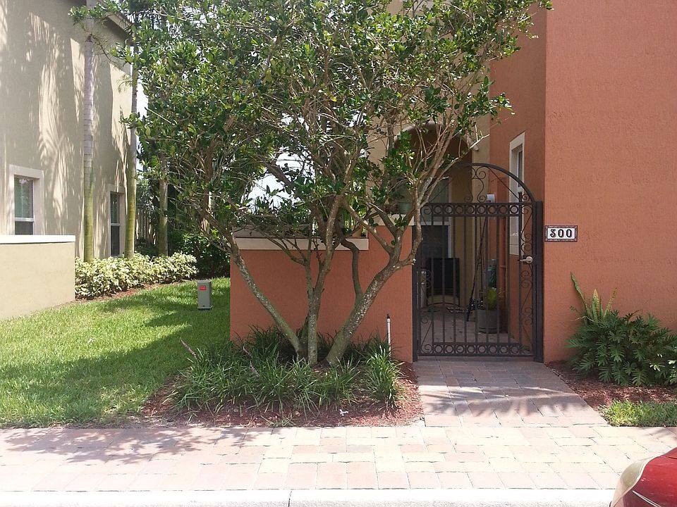 1st image of 300 Lake Monterey Cir