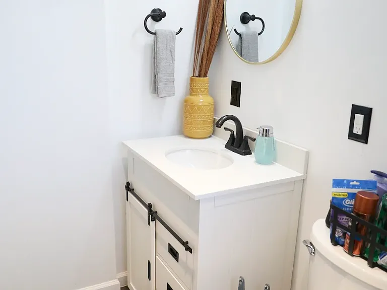 1240 Harrop St #2 — Photo 15