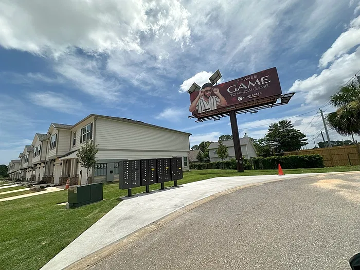 3 bed, 2.5 bath, 1554 sqft, $2,150 — Photo 4