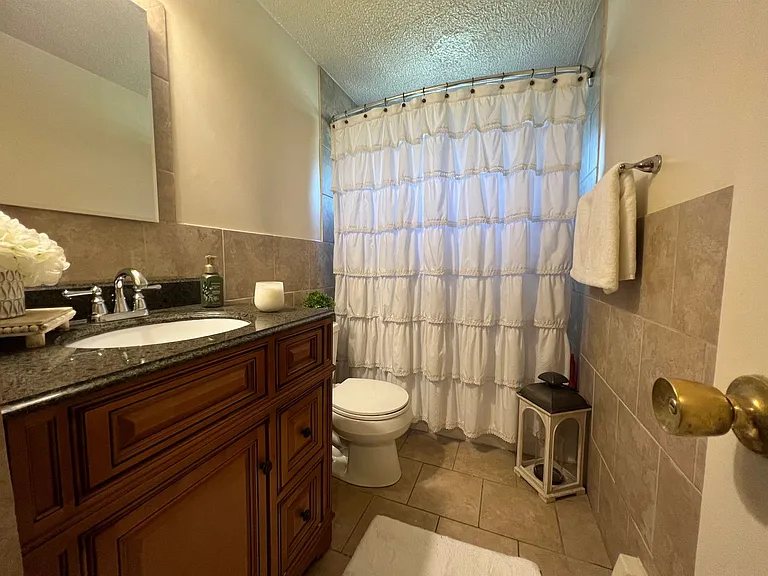 Lancer Court Apartments — Photo 9