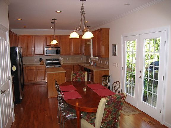 Open Kitchen and breakfast