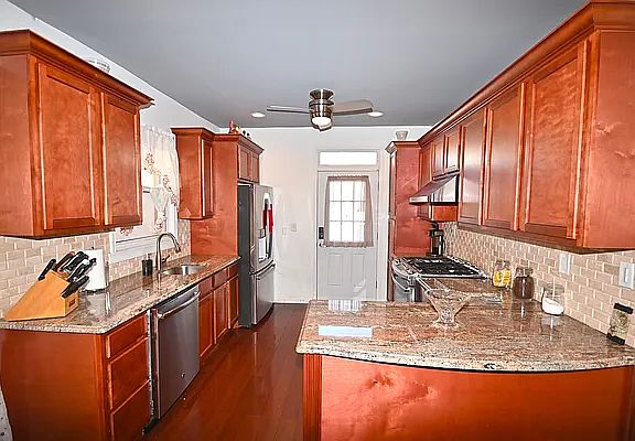 3rd image of 1743 W 13th St