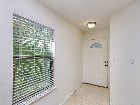5th image of 4008 Kings Canyon Dr