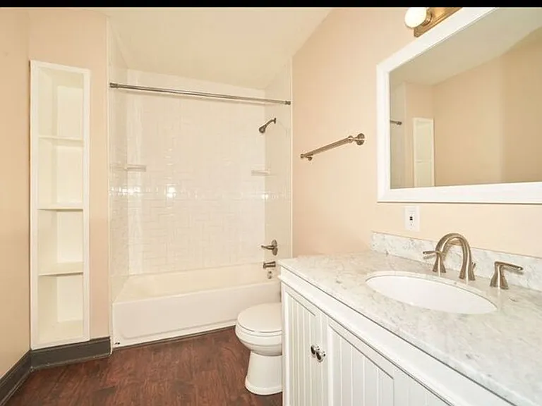 436 N State Ave — Photo 6