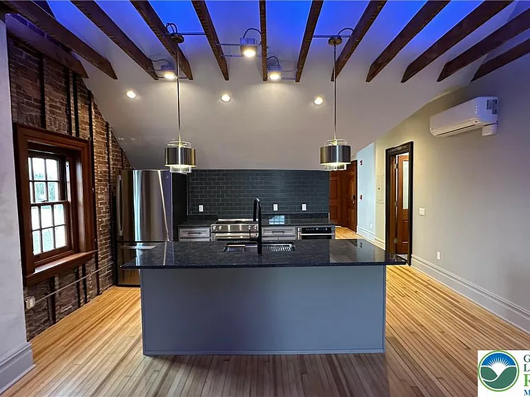 214 Spring Garden St #PENTHOUSE — Photo 17