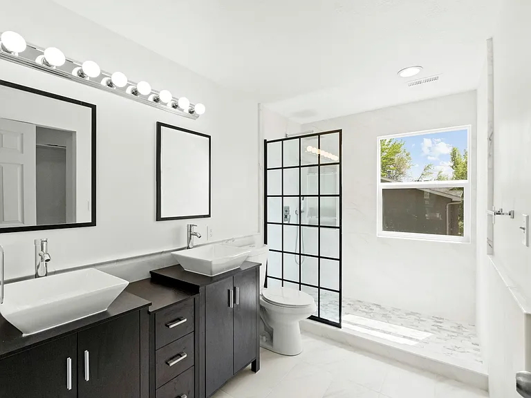 1630 E Ridgemark Dr — Photo 4