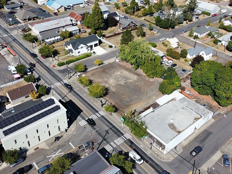 2nd image of 507 S Trade St