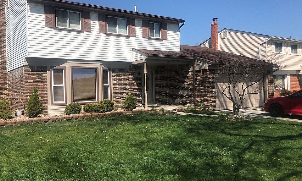 2nd image of 247 N John Daly Rd