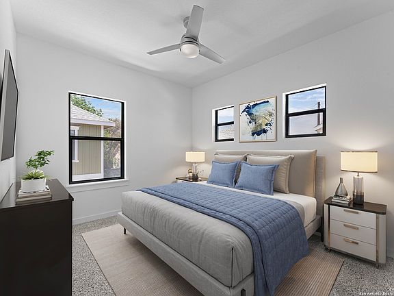 3rd image of 914 N Olive St #201