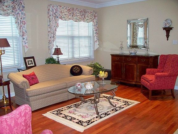 Living Room/Dining Room