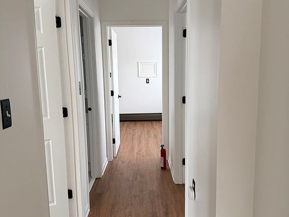 4th image of 433 Linwood Ave APT 4