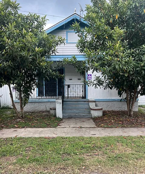 1319 Port St — Photo 1