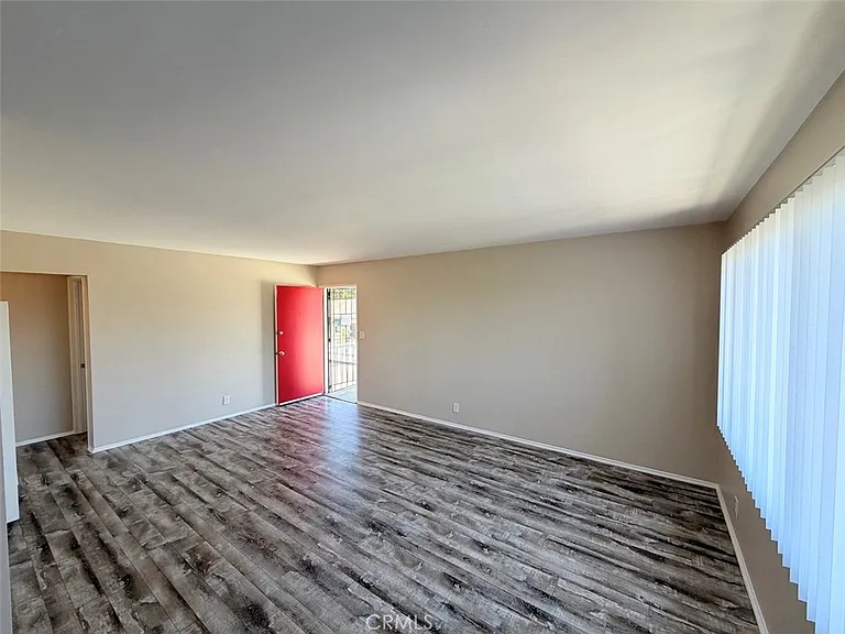 537 W Crescent Dr #1/2 — Photo 4