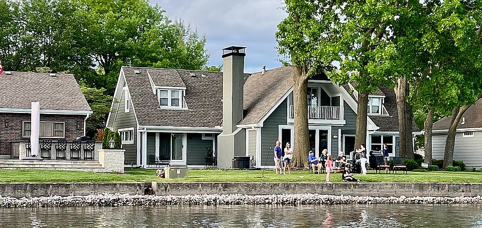 2nd image of 110 Algonquin Dr