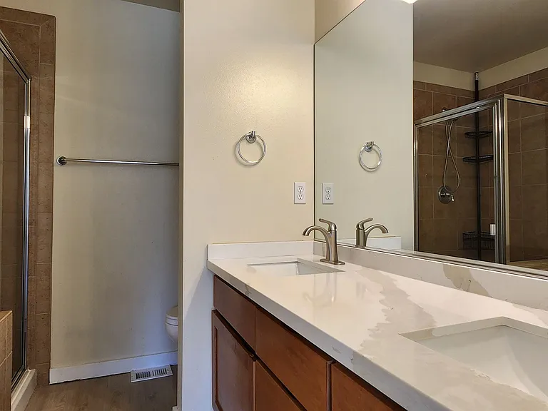 2567 NE Kensington Ct — Photo 28