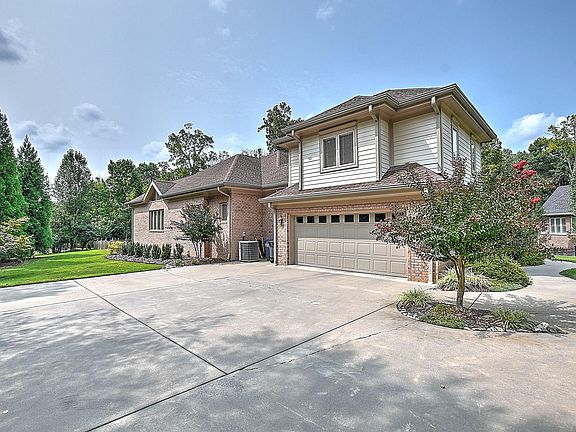 2nd image of 4913 Quincy Ct