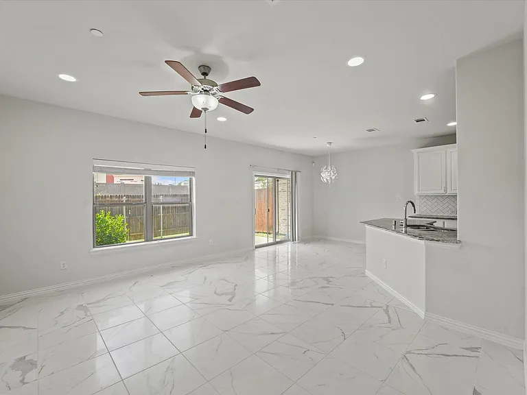 2317 Cortellia St — Photo 3