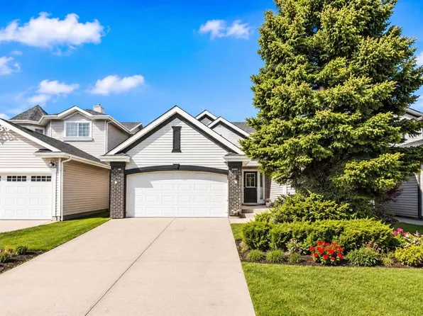 24 S Citadel Close NW, Calgary, AB T3G 4A5
