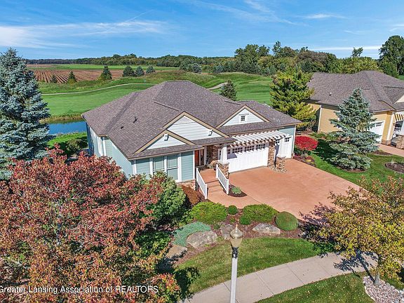 3rd image of 634 Aquila Dr