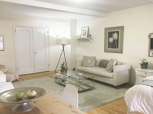 Rented by Bold New York | media 15