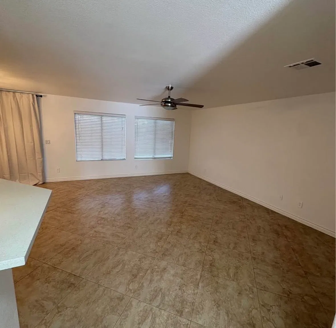 3 bed, 1462 sqft, $1,950 — Photo 4
