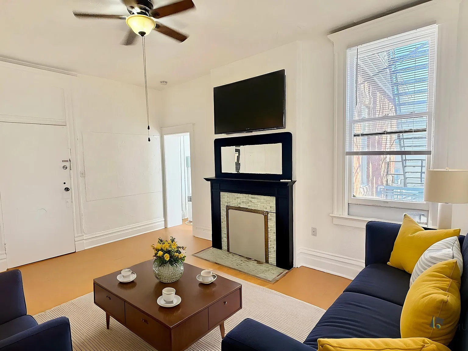 1458 N Gaylord St — Photo 2