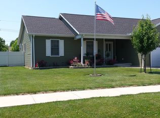 1215 S 16th St, Mattoon, IL 61938