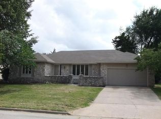 4825 S Warwick Ave, Springfield, MO 65804