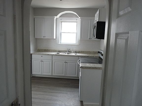 3rd image of 1464 1republic Ave