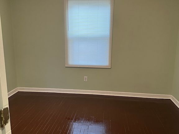 2nd image of 2046 Harold Ave