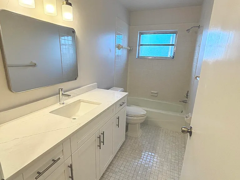 531 N J St #5 — Photo 8