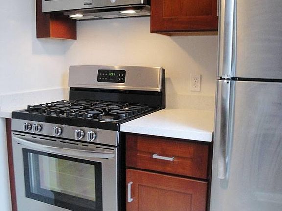 3rd image of 2201 California St APT 42