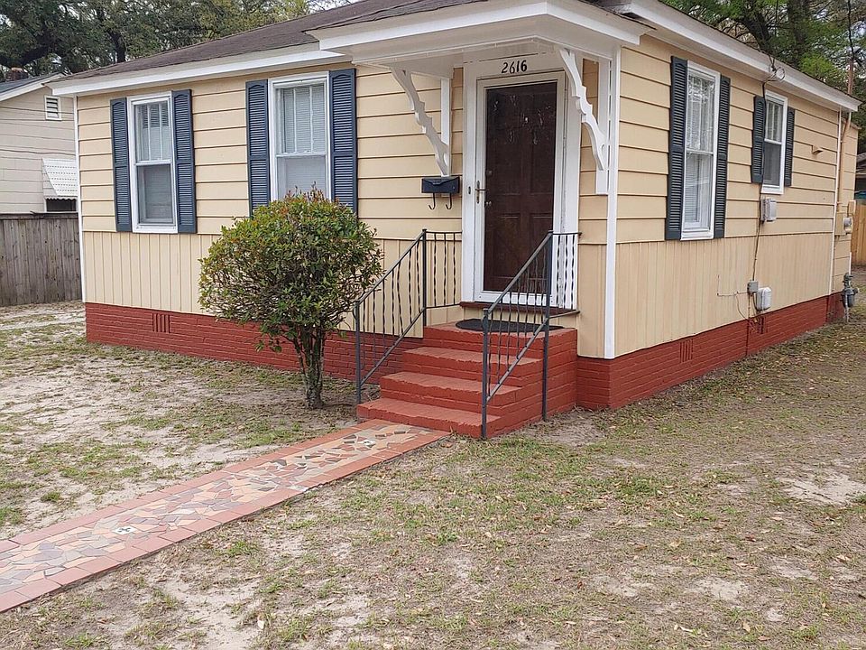 1st image of 2616 Woodlawn Ave