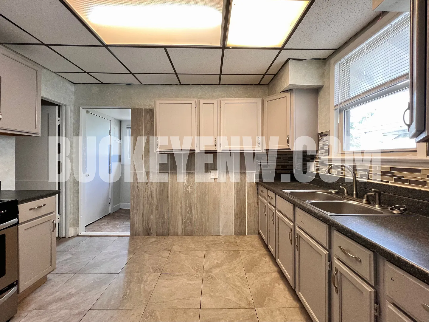 2 Bedroom House — Photo 4