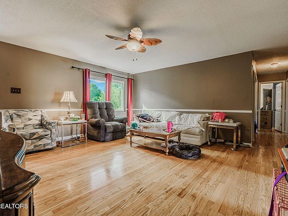 4th image of 2117 Raulston View Dr