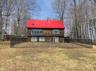 15 Oldham Rd, Peru, ME 04290