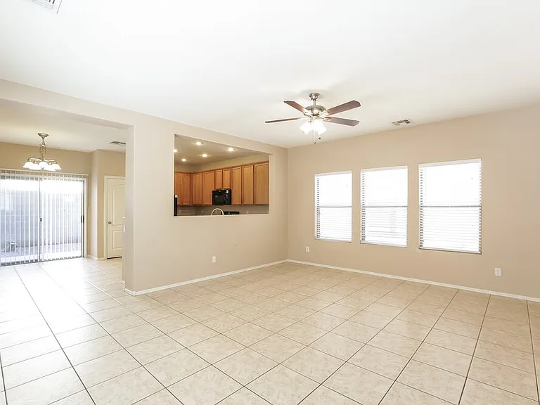 11242 W Garfield St — Photo 4