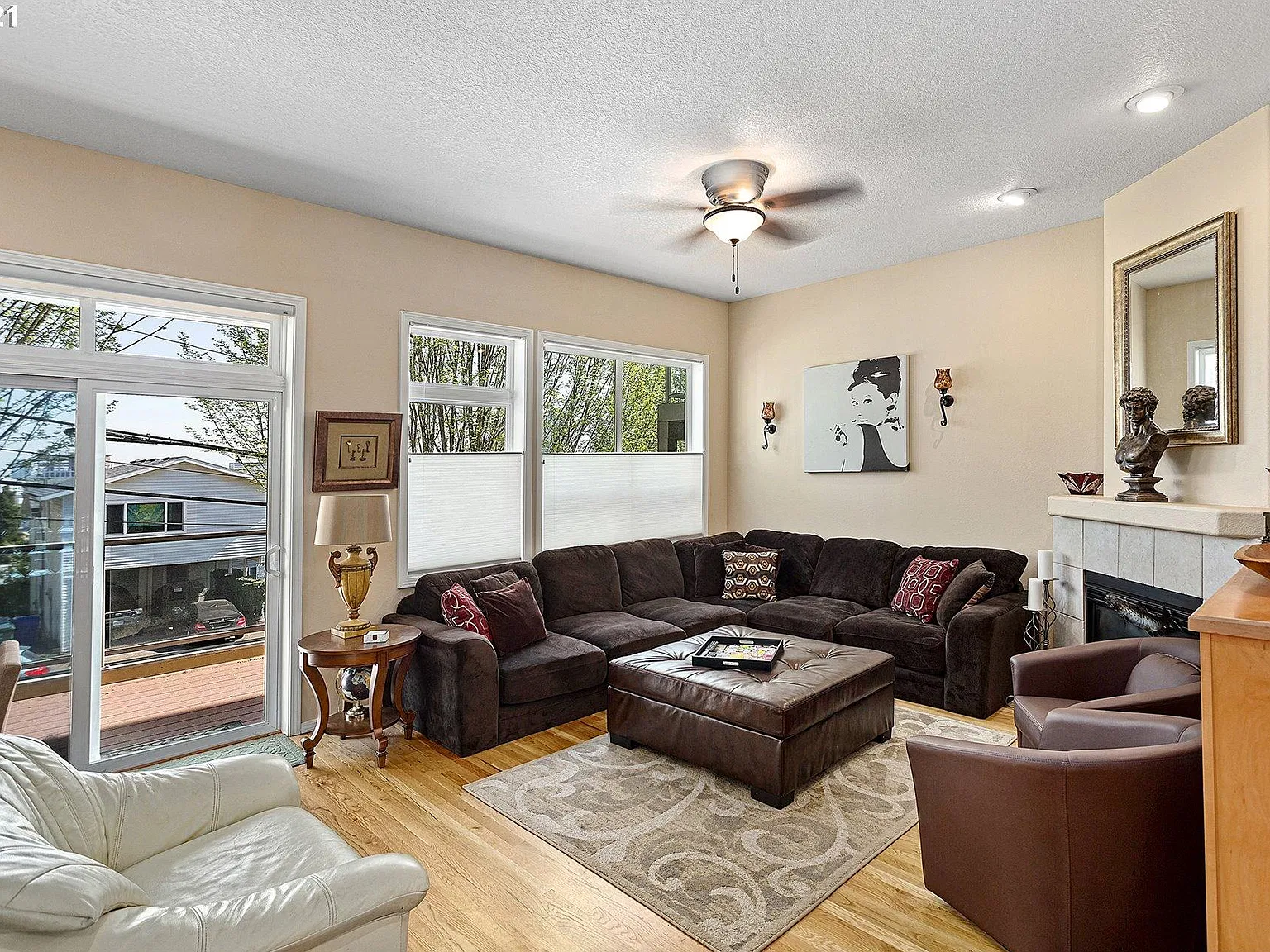 2 bed, 2.5 bath, 1630 sqft, $3,200 — Photo 4