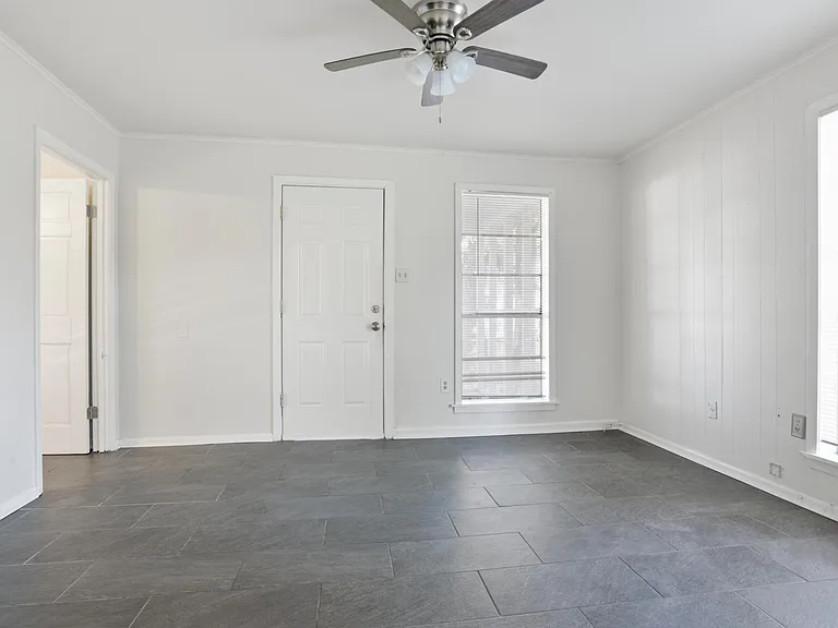 2402 Louisiana Ave — Photo 5