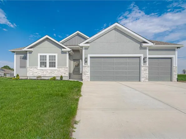 2044 Foxtail Dr, Kearney, MO 64060