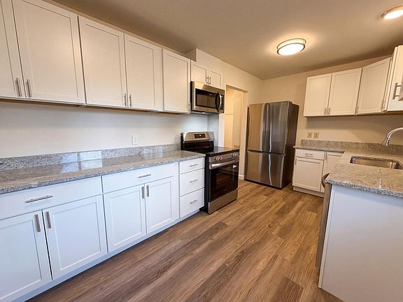 2nd image of 4835 Sandra Ln