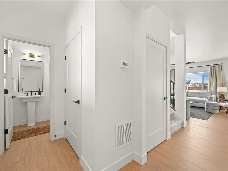 15 Snowcap Dr — Photo 23