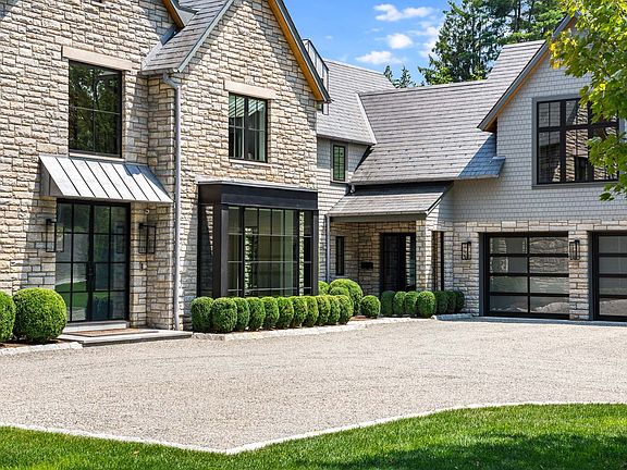 21 Bellevue Ave 11 - WEB.jpg